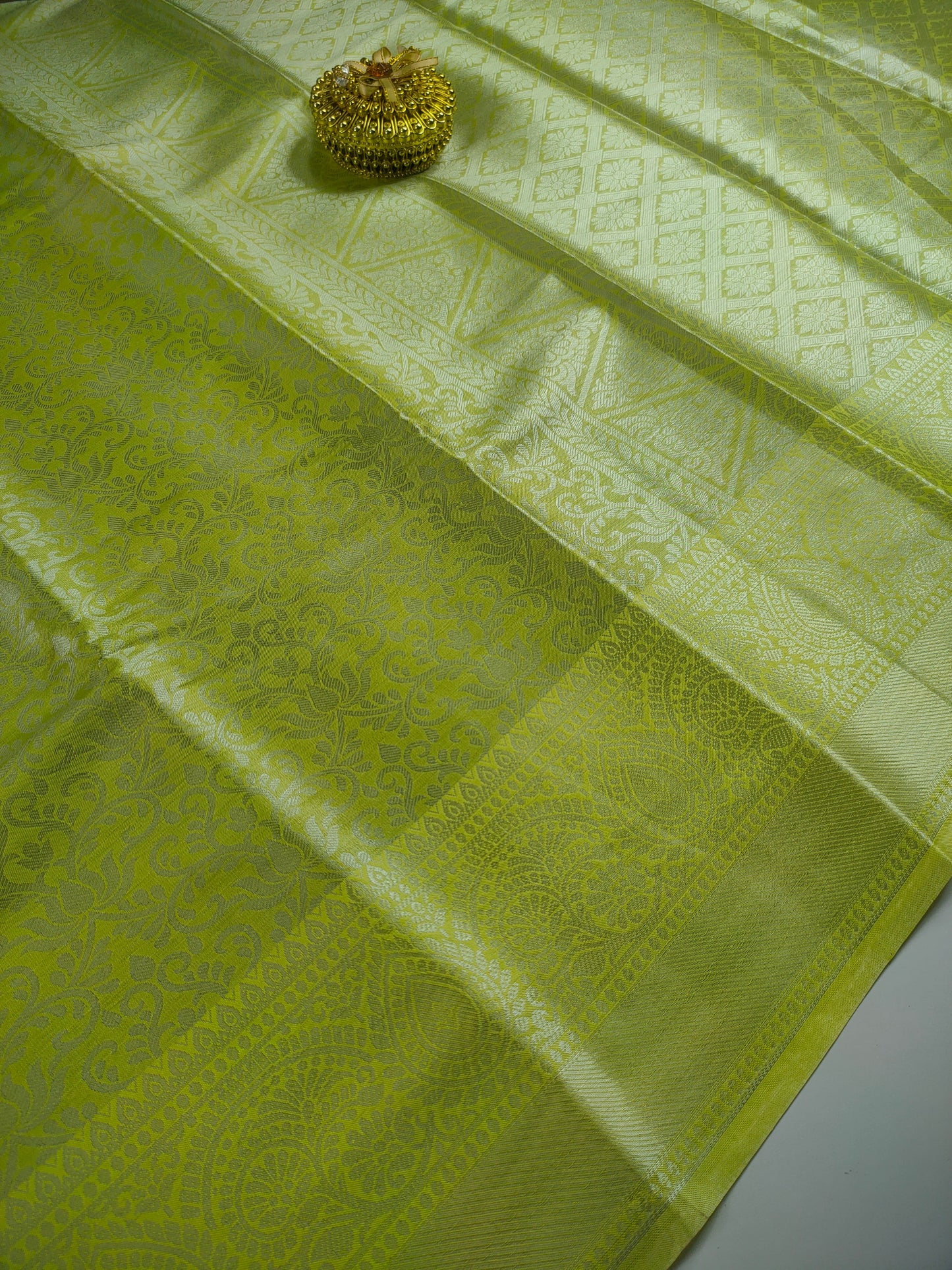 Light Yellowish Green Kanchipuram Soft Tissue Silk Saree Alna Apparels