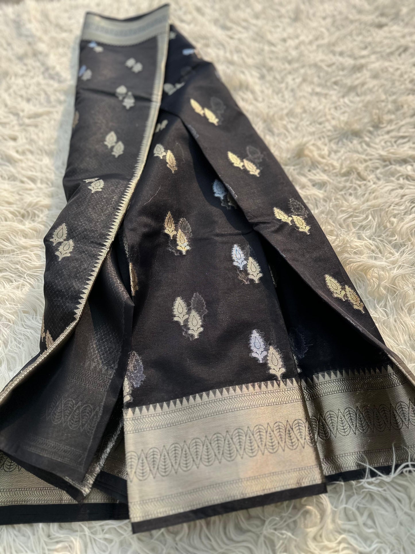 Black Banarasi Organza Silk Saree Alna Apparels