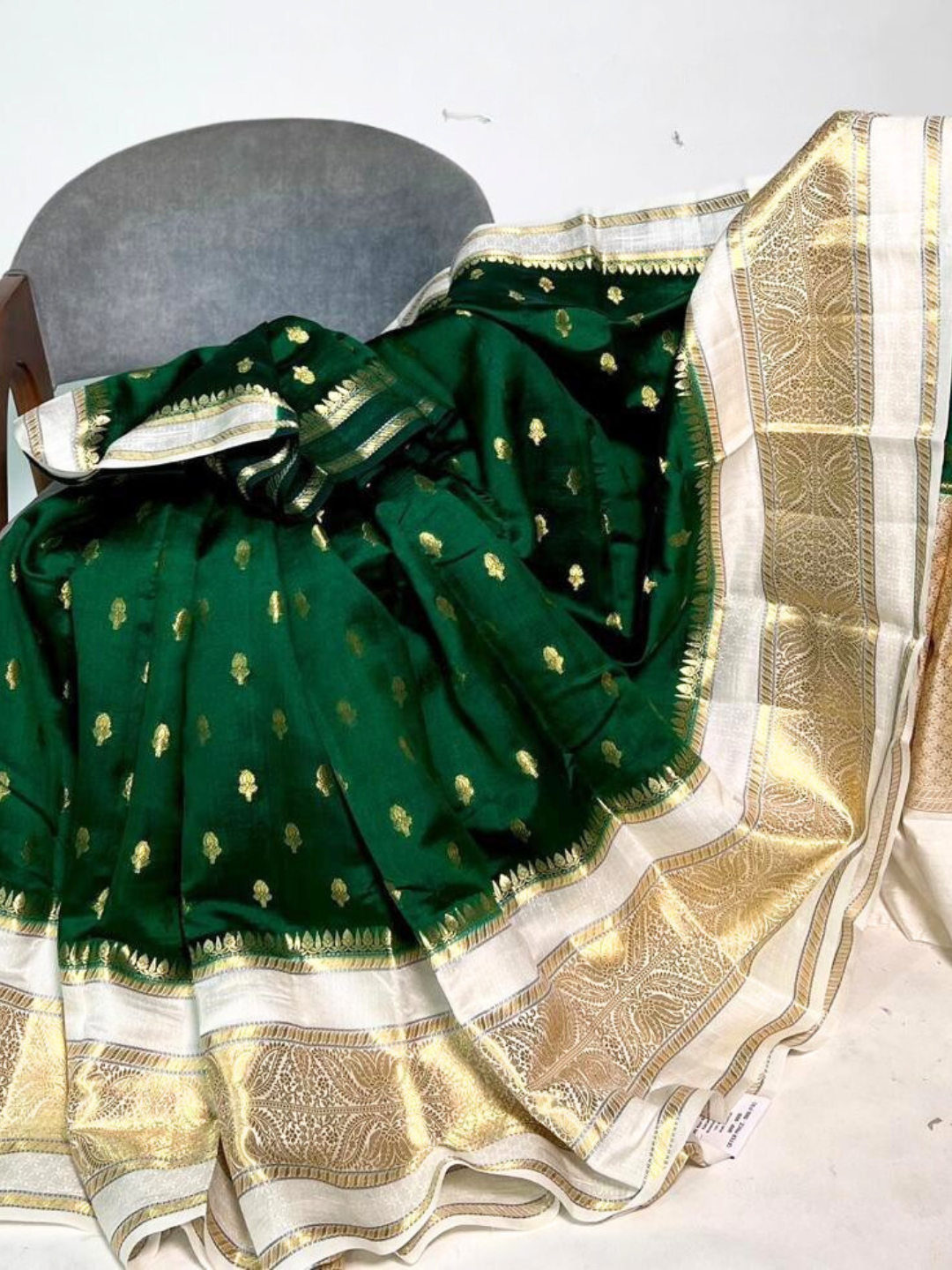 Green Banarasi Kathan Dupion Silk Saree - Alna Apparels