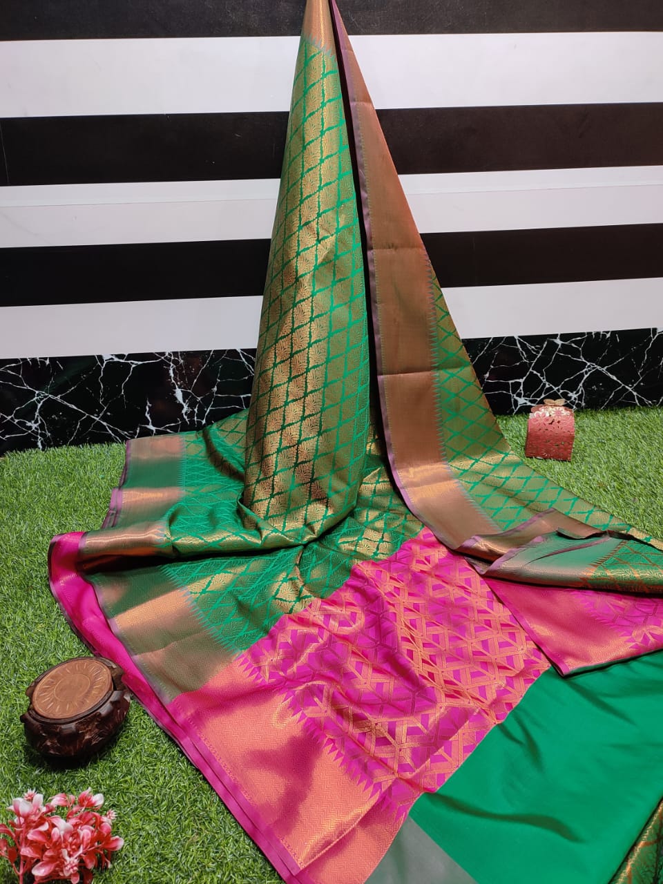 Green Banarasi Saree - Alna Apparels