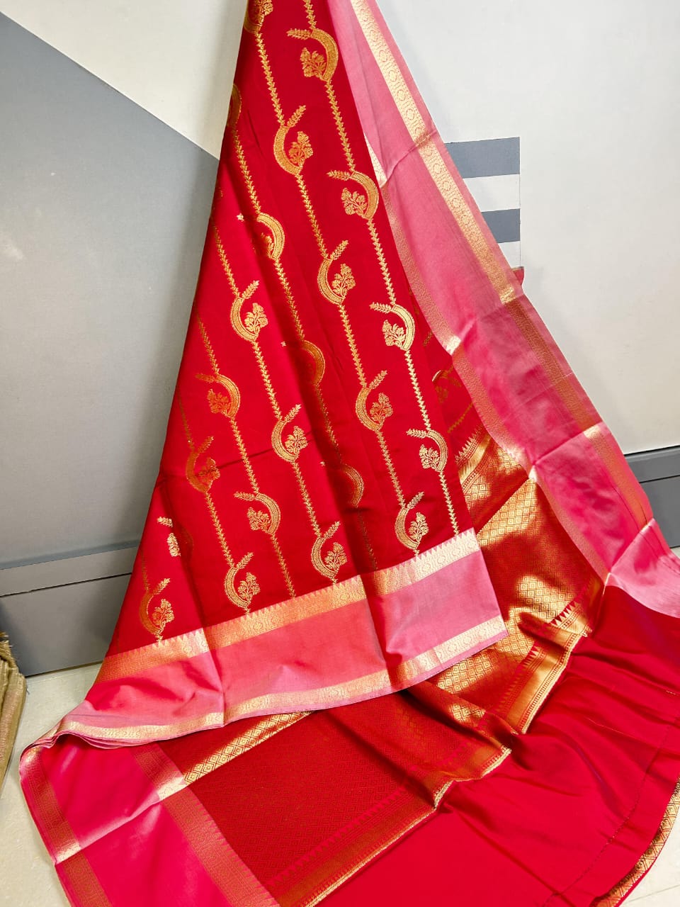 Red Banaras Semi Kathan Silk Saree Alna Apparels