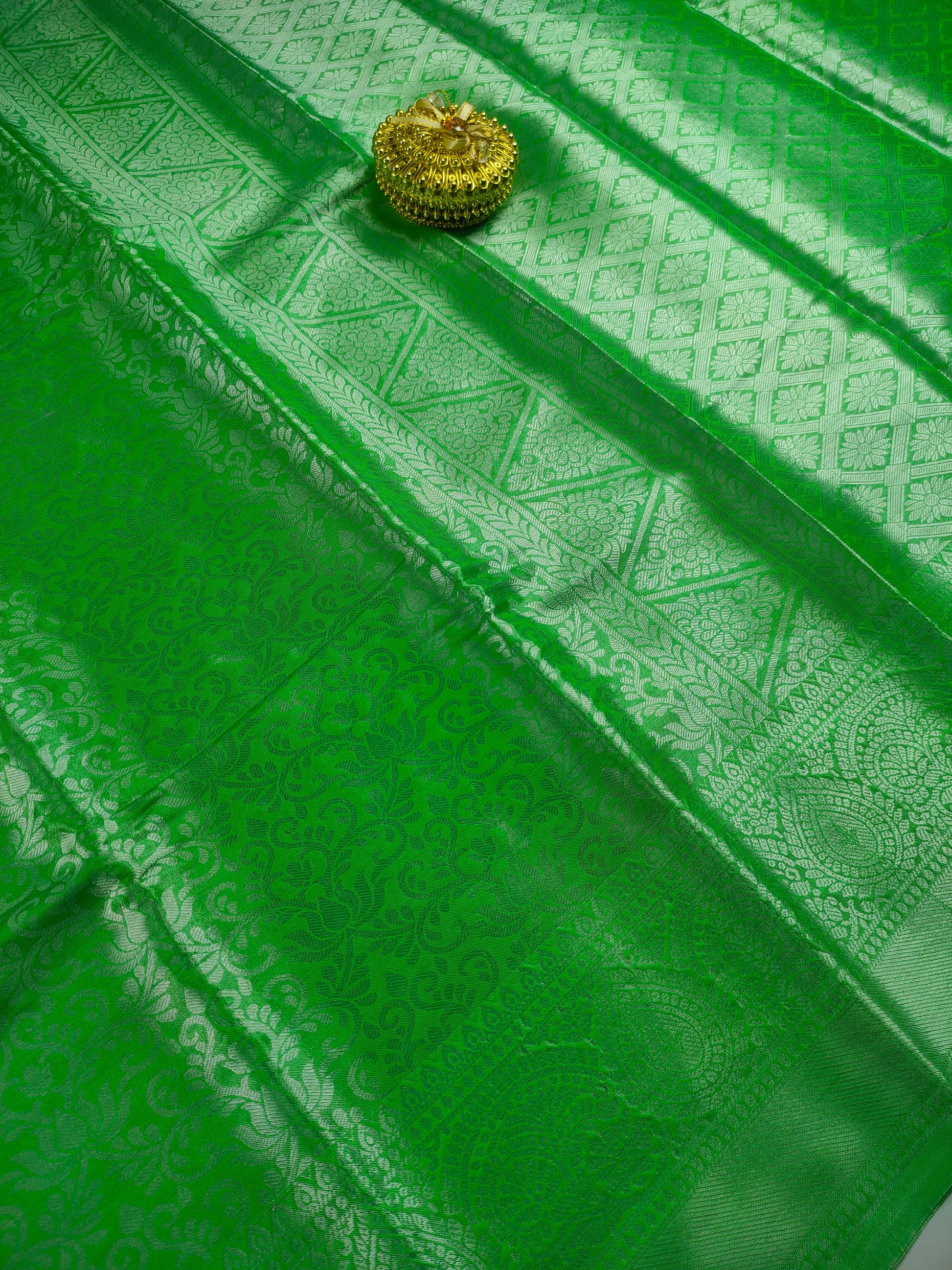 Parrot Green Color Kanchipuram Soft Tissue Silk Saree Alna Apparels