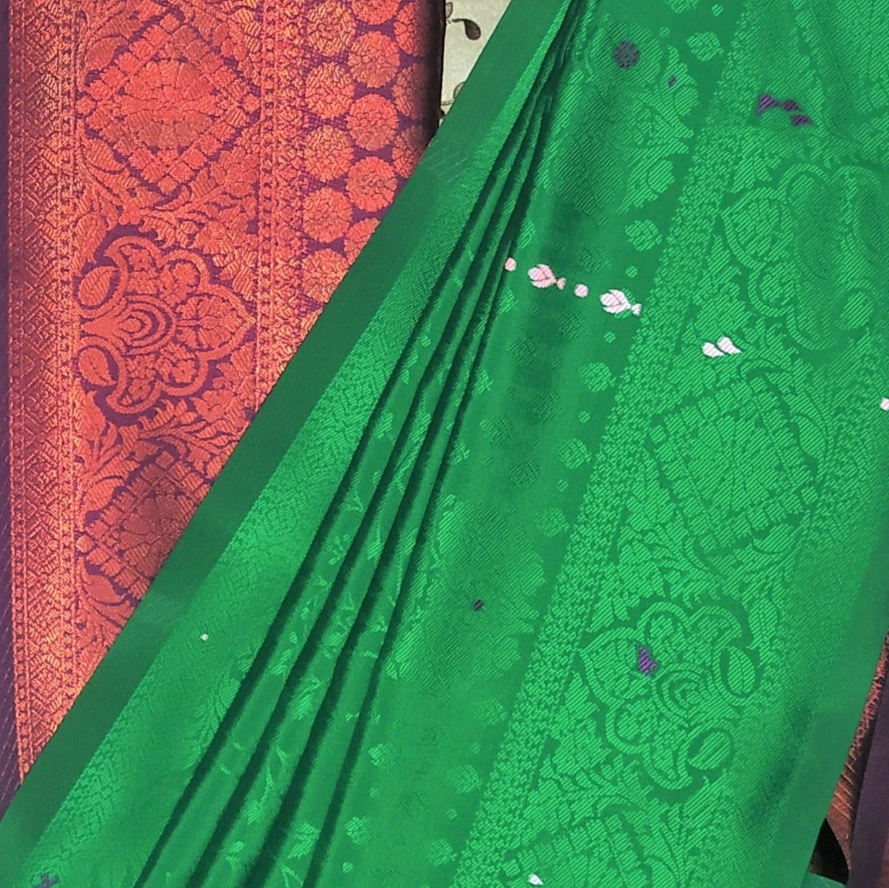 Green Color Soft Silk Saree Alna Apparels