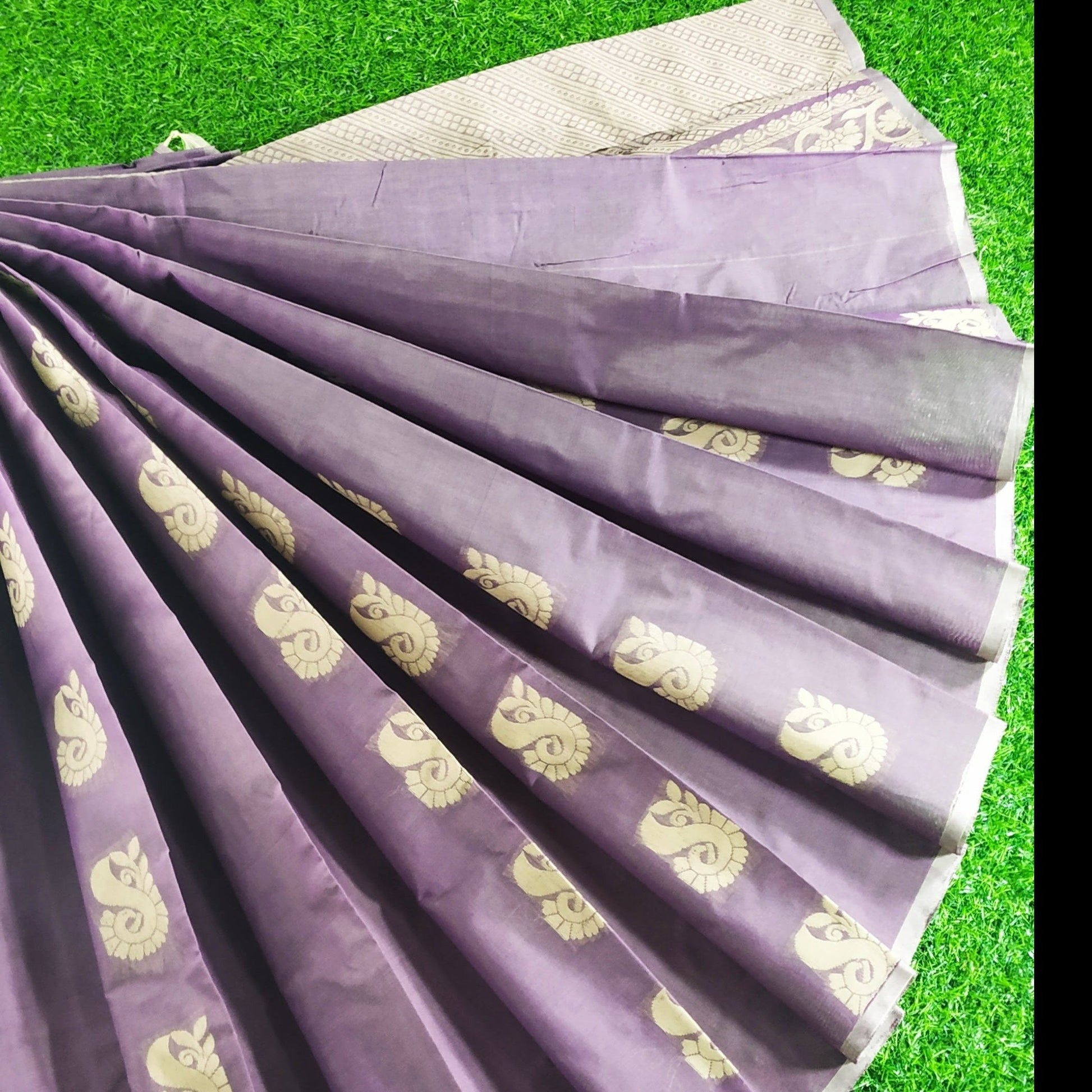 Purple Color Silk Cotton Saree Alna Apparels