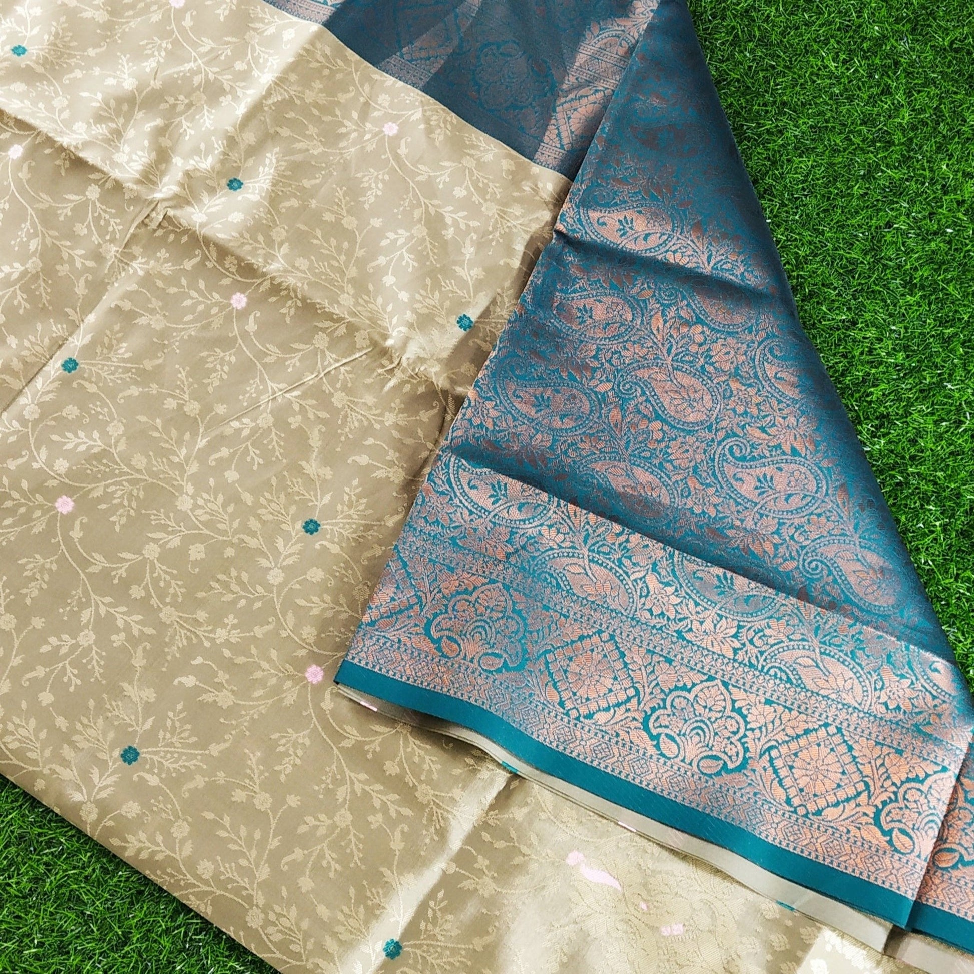 Pastel color Soft Silk Saree Alna Apparels