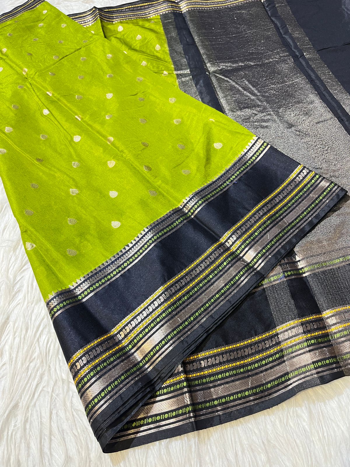 Parrot Green Banarasi Warm Soft Silk Saree Alna Apparels
