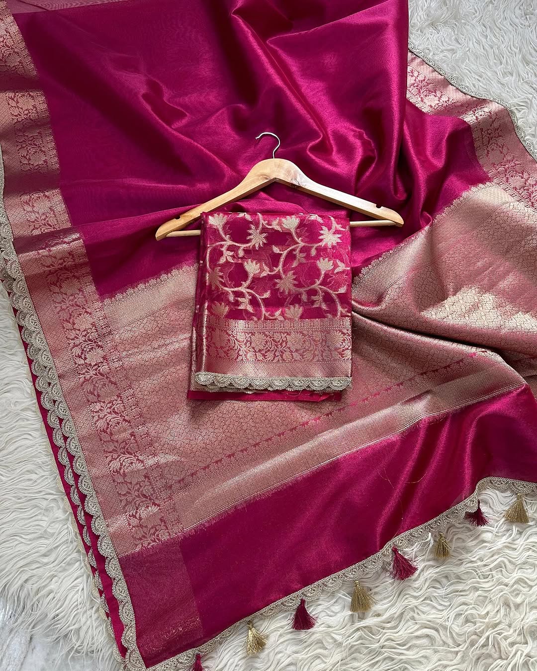 Pink Banarasi Tissue Silk Saree With Lace - Alna Apparels