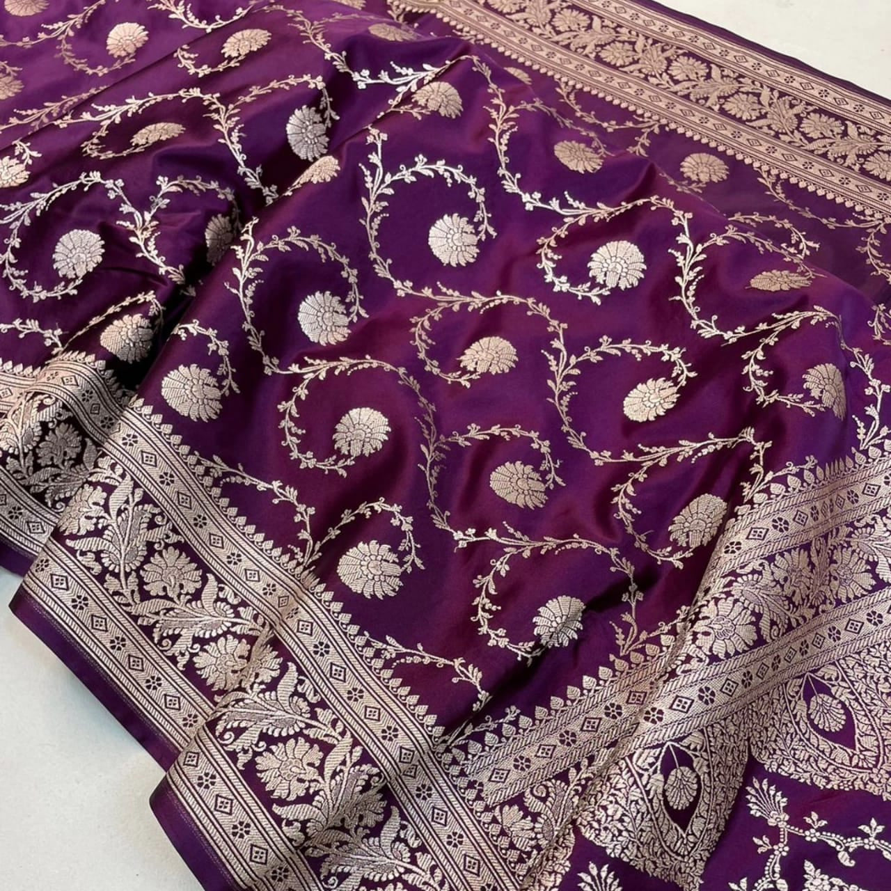 Purple Color Banarasi Mashru Silk Saree - Alna Apparels