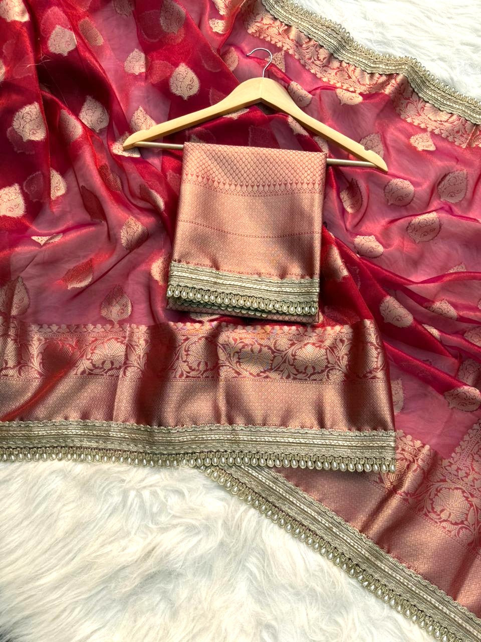 Red color Banarasi Tissue Silk Saree With Lace Work Alna Apparels