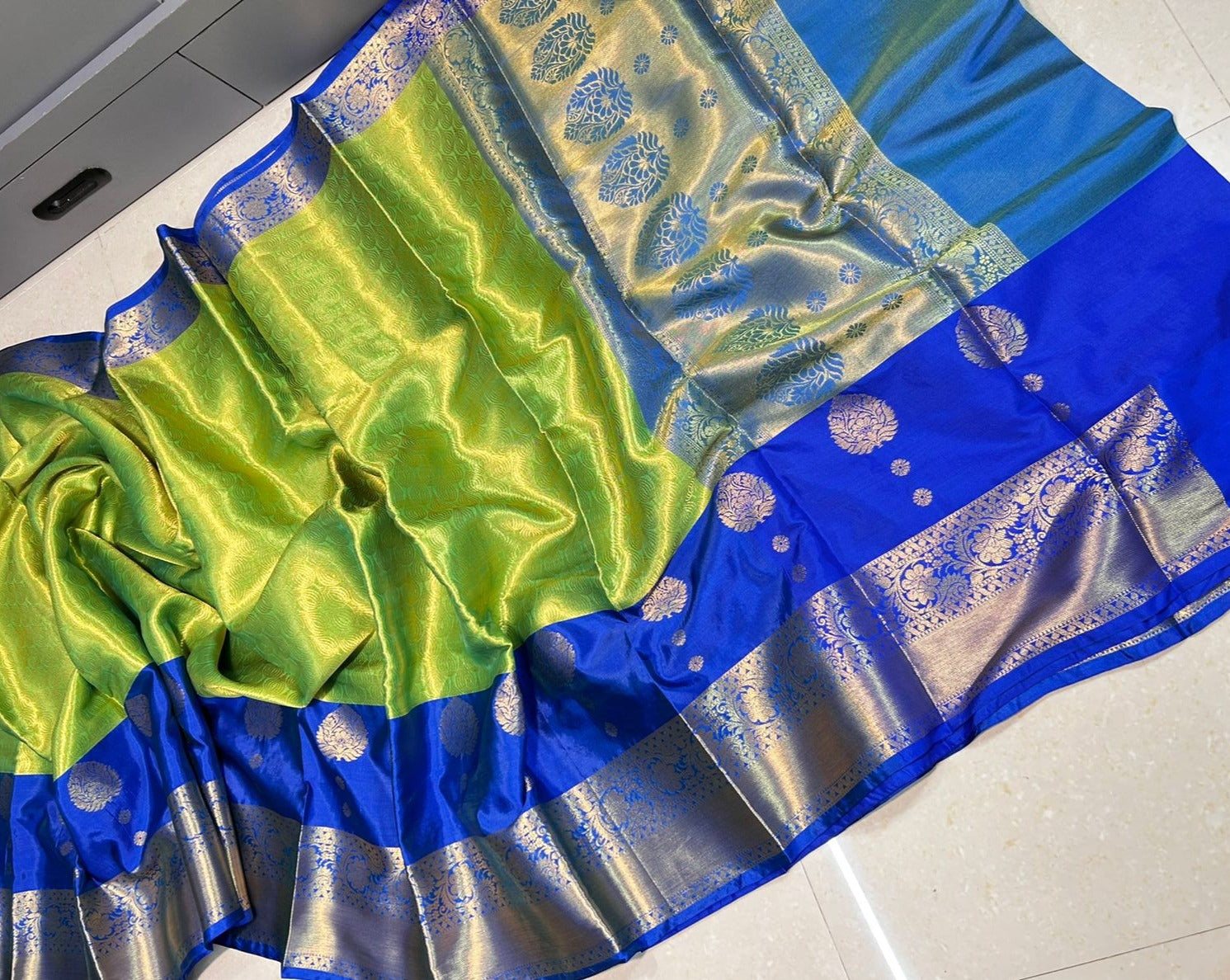 Green Banarasi Zari Tanchui Saree Alna Apparels