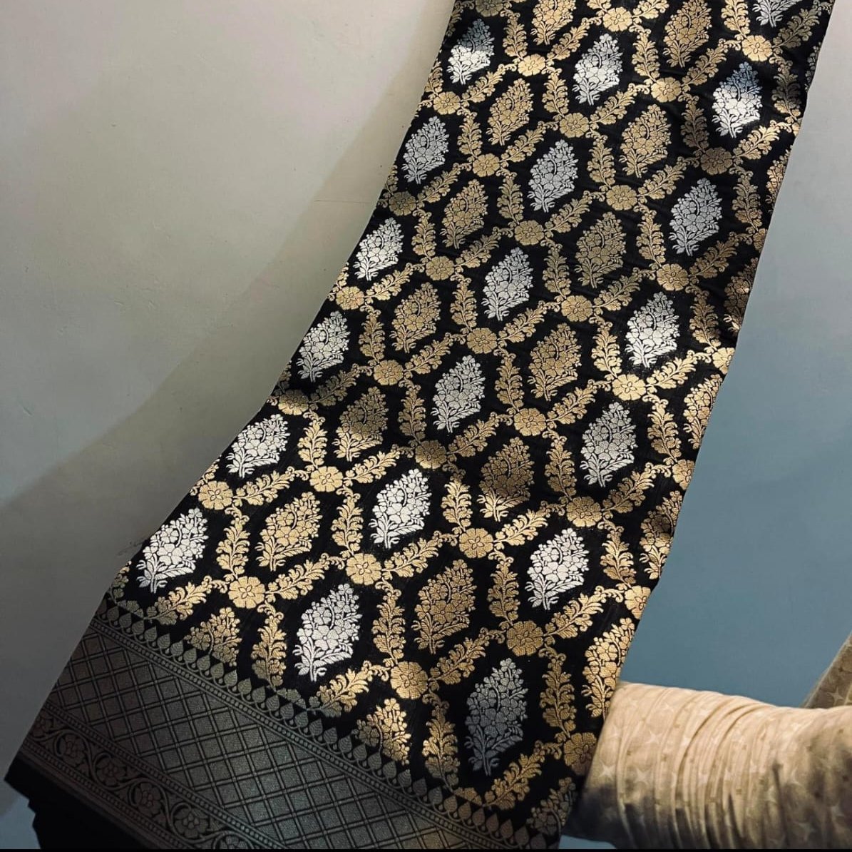 Black Banarasi Nita Ambani inspired Kathan Silk Saree Alna Apparels