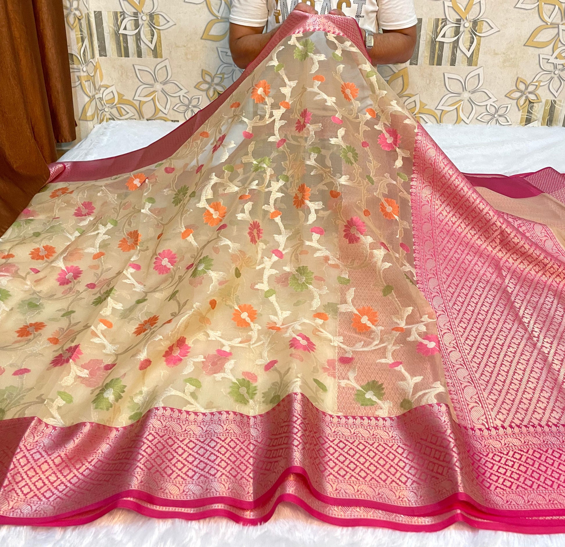 Off White Banarasi Cora Organza Silk Saree With Meenakari Work Alna Apparels