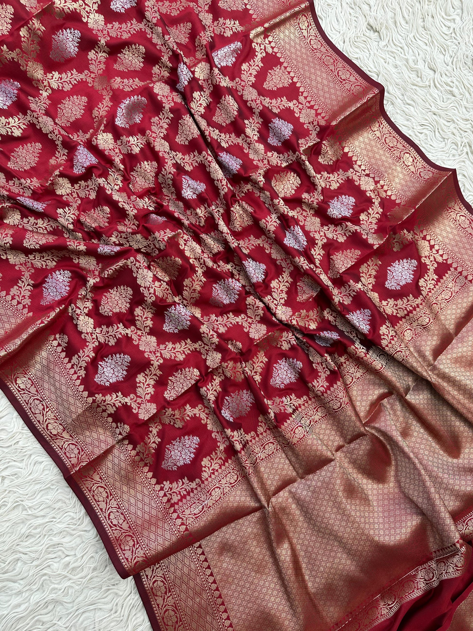 Red Banarasi Semi Kathan Silk Sari