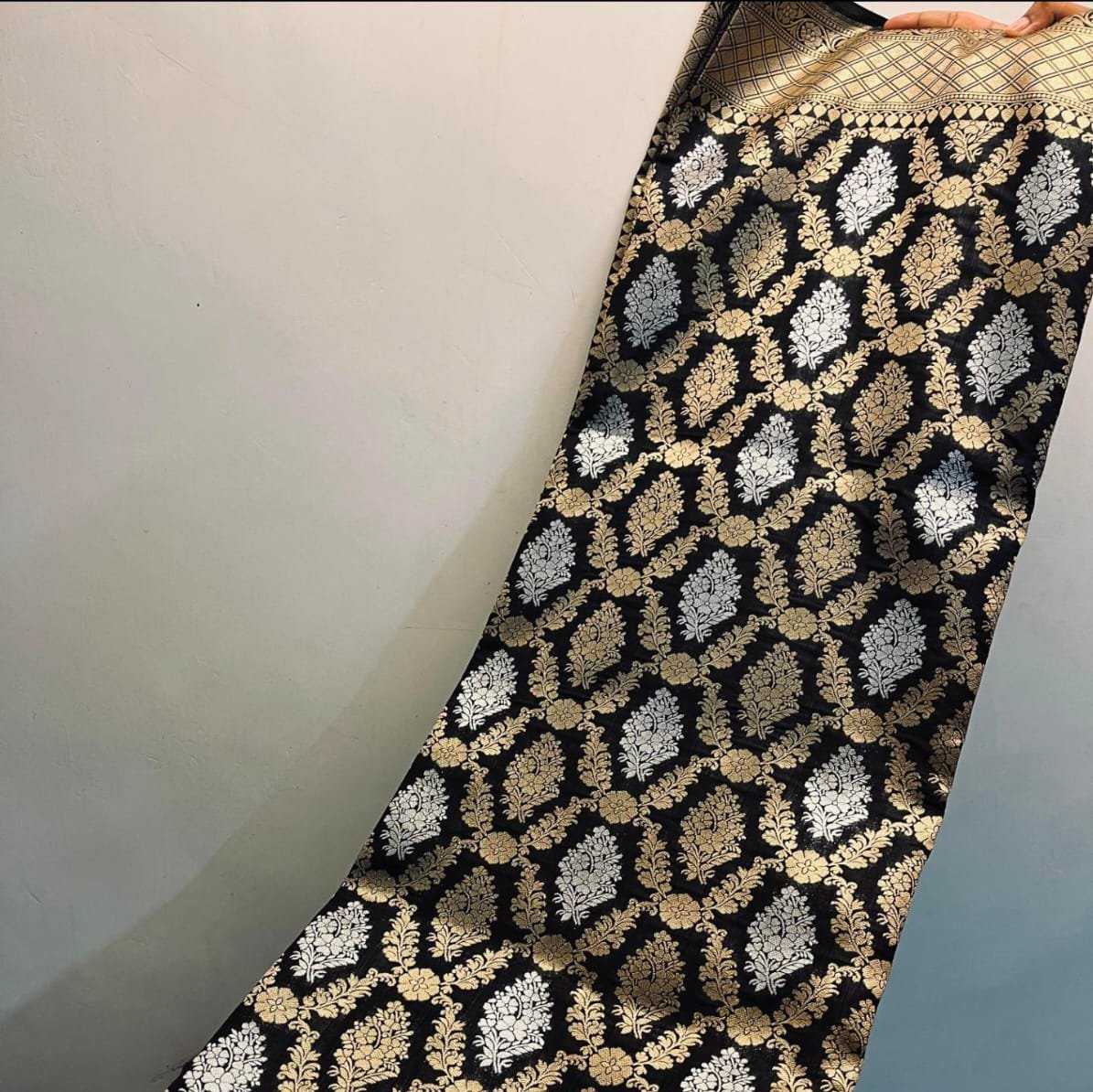 Black Banarasi Nita Ambani inspired Kathan Silk Saree Alna Apparels