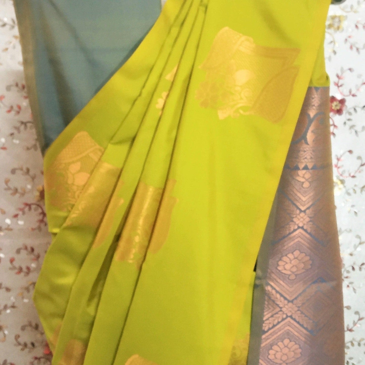 Yellowish Green Color Kanchivaram Semi Soft Silk Saree - Alna Apparels